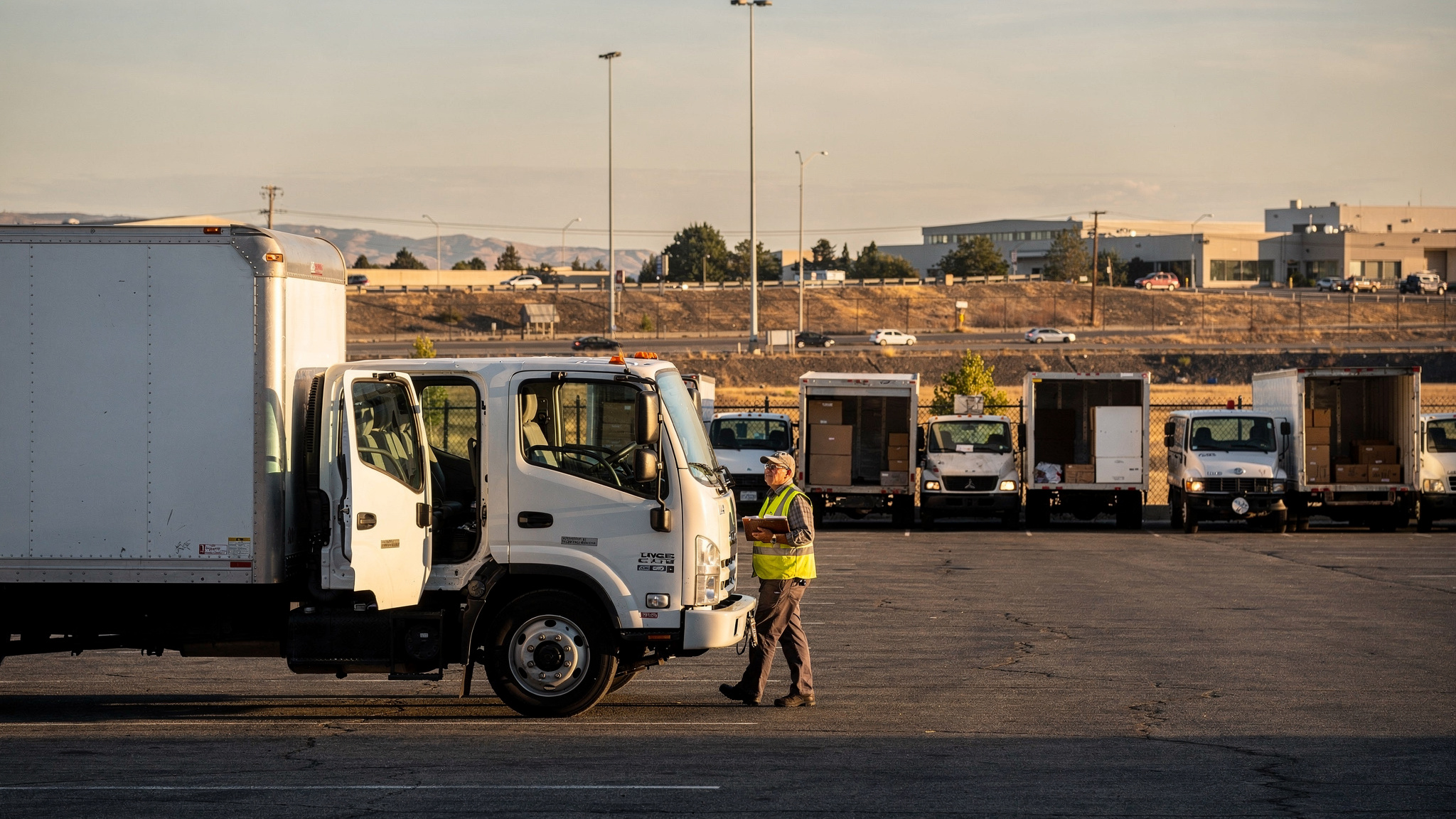 Fleet Tracking Buyer's Guide: Features, Pricing Checks and Demo Questions for US Fleets