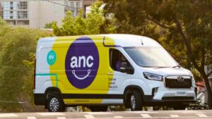 Australian logistics giant helps ‘owner drivers’ go electric 