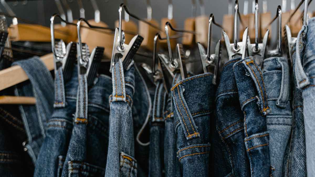 Levi Strauss embraces hybrid logistics for better customer experience