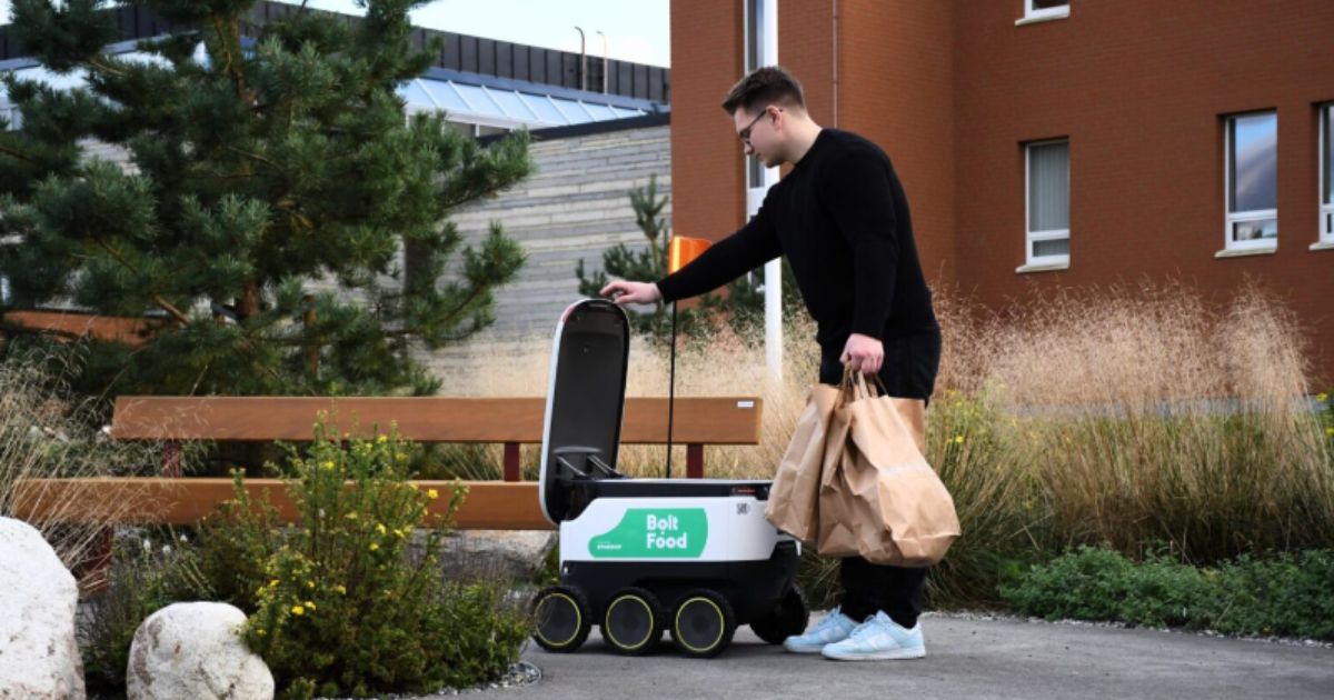 Starship and Bolt power up robot grocery deliveries