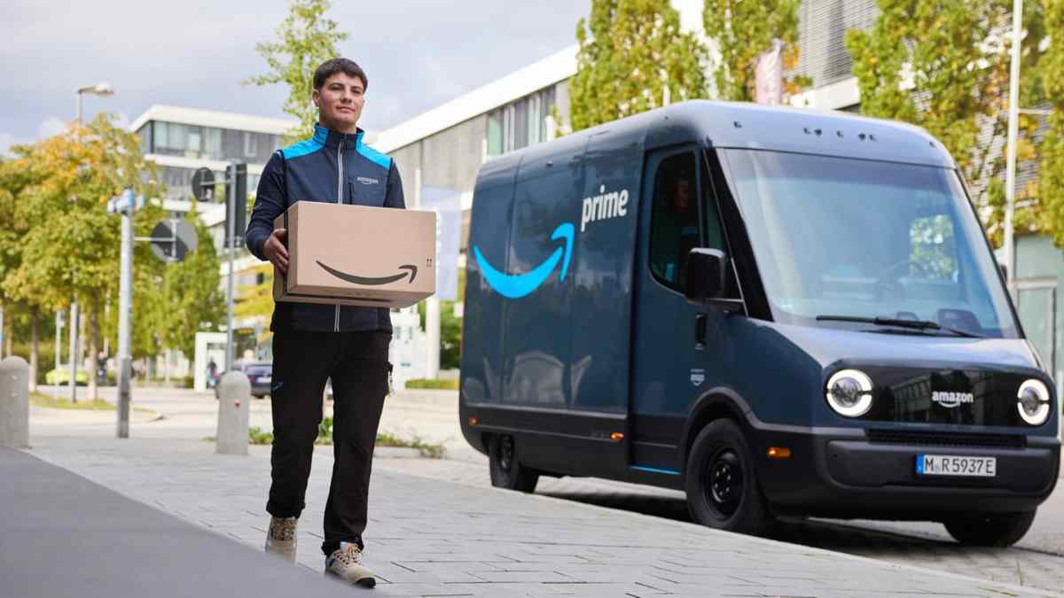 11 Ways Amazon is Improving Last Mile Delivery