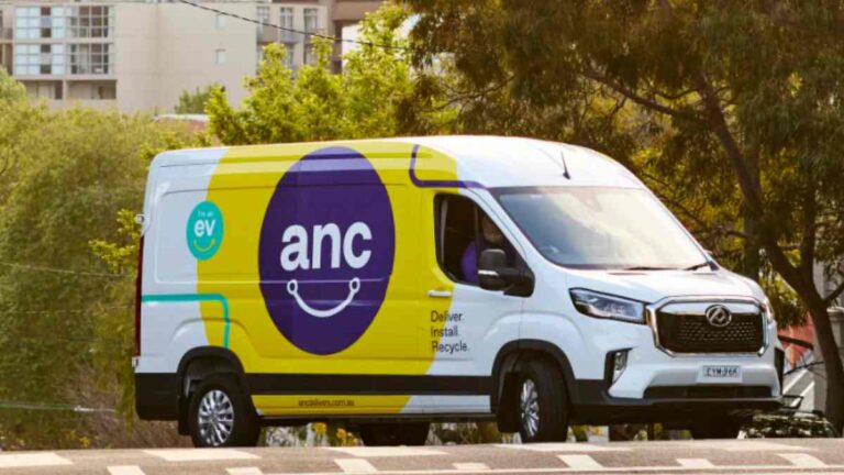 Australian logistics giant helps ‘owner drivers’ go electric 