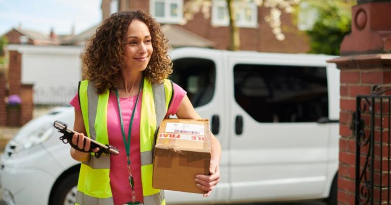 3 Challenges in last-mile delivery and how to overcome them