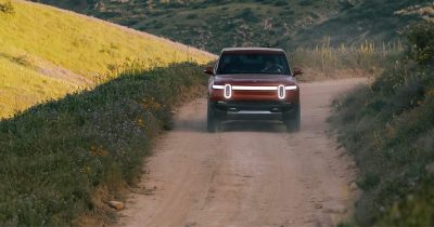 Rivian secures $827M funding for Illinois facility