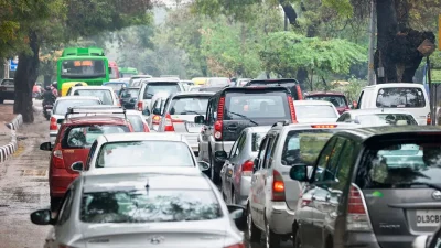 India cracks down on cars to combat air pollution crisis