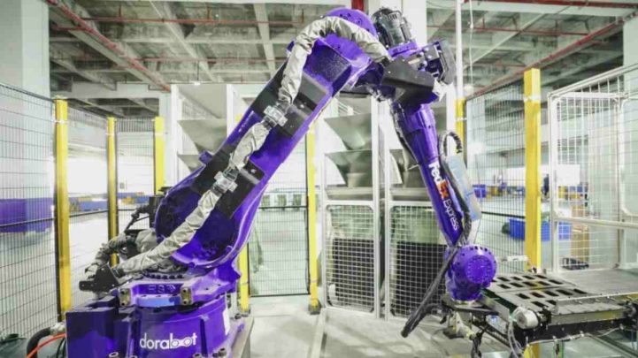 FedEx’s ‘arm of steel’ improves packing capacity 