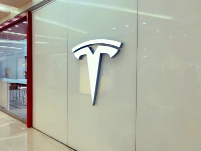 Tesla’s strategic shift: From ambitious sales goal to robo-taxi revolution